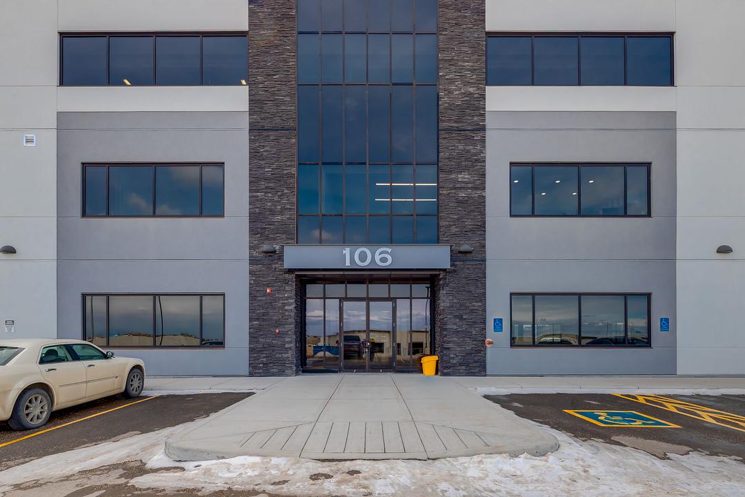 103 - 106 Southbank Road, Okotoks, AB