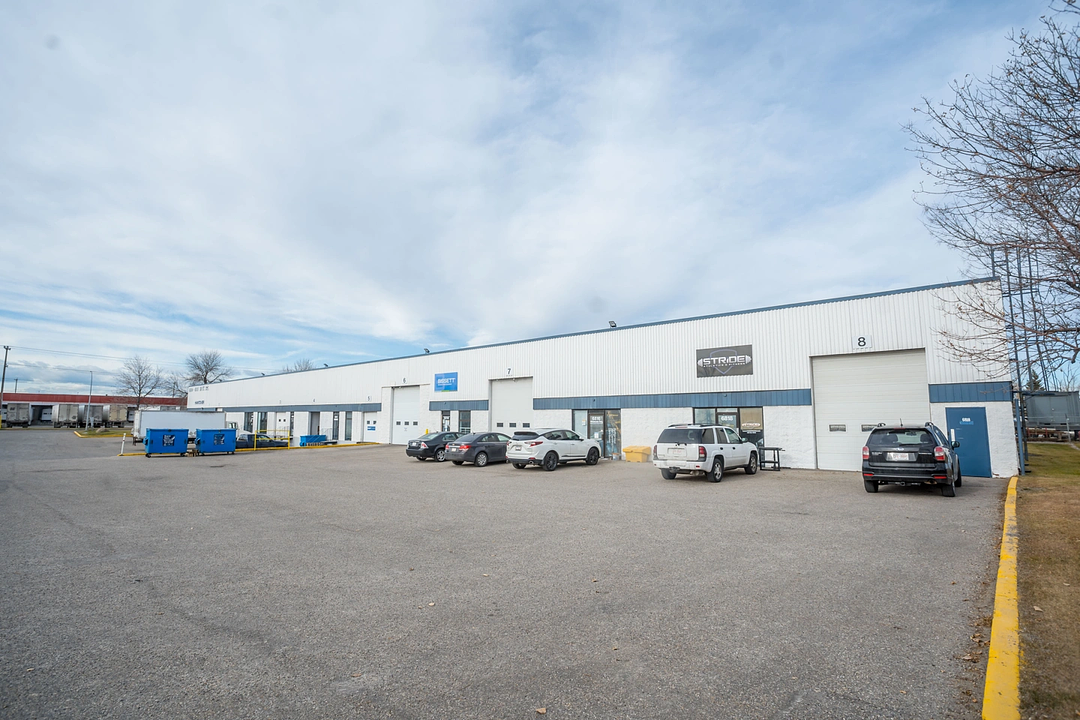 6812 - 6818 30 Street Southeast, Calgary, AB