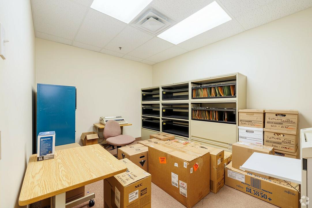 2367 Rue Guénette, Montréal, QC