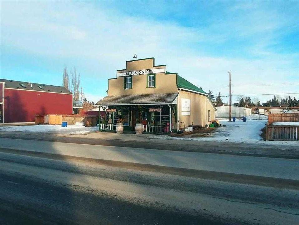 206 Government Road South, Diamond Valley, AB