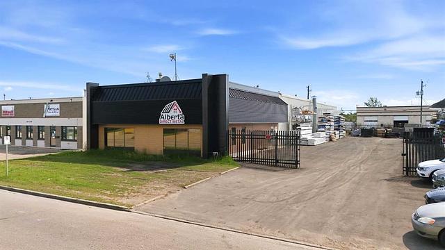 6785 52 Avenue, Red Deer, AB