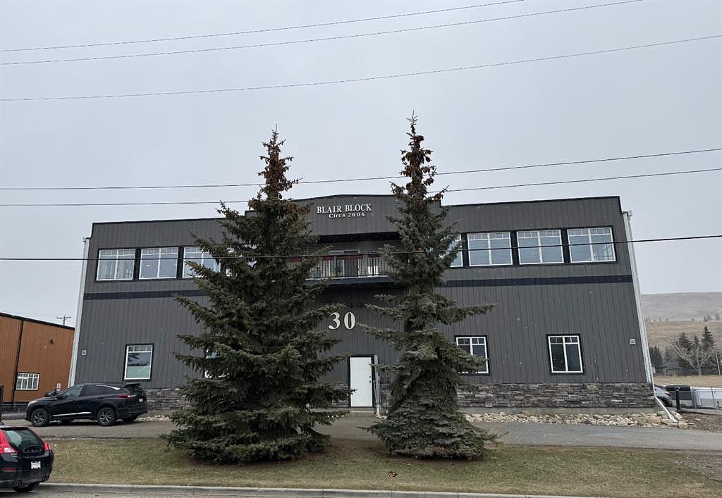 9 - 30 Griffin Industrial Point, Cochrane, AB