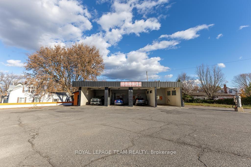 12 Elgin Street East, Arnprior, ON