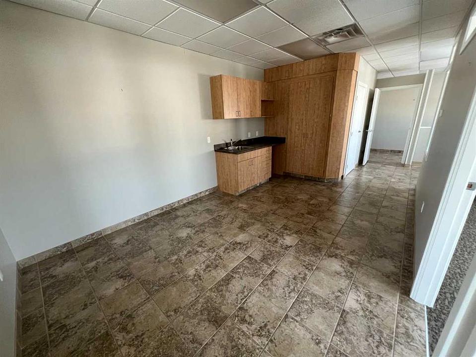 207 - 10605 West Side Drive, Grande Prairie, AB