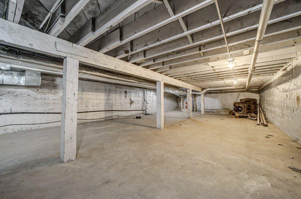 12937 20 Avenue, Crowsnest Pass, AB