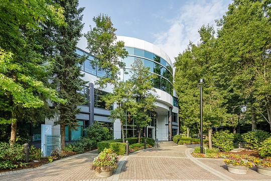 13700 International Place, Richmond, BC