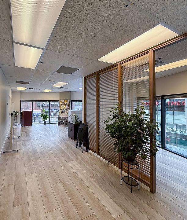 202 - 4555 Kingsway, Burnaby, BC