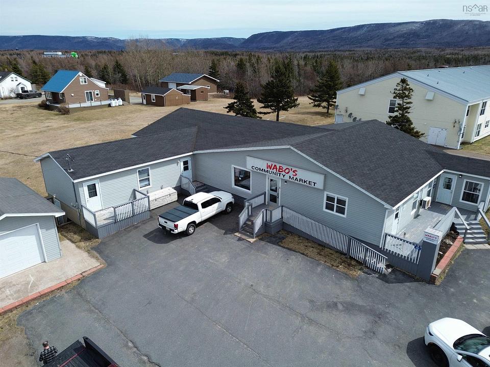 15 Pere Goirrior Avenue, Chéticamp, NS