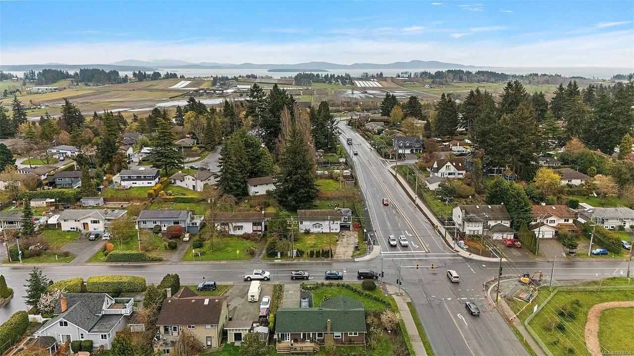6753 Central Saanich Road, Victoria, BC