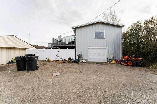 111 1 Avenue South, Coutts, AB