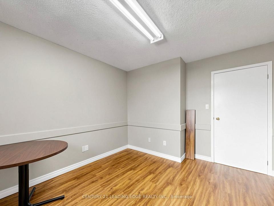 21 Metro Road South, Georgina, ON