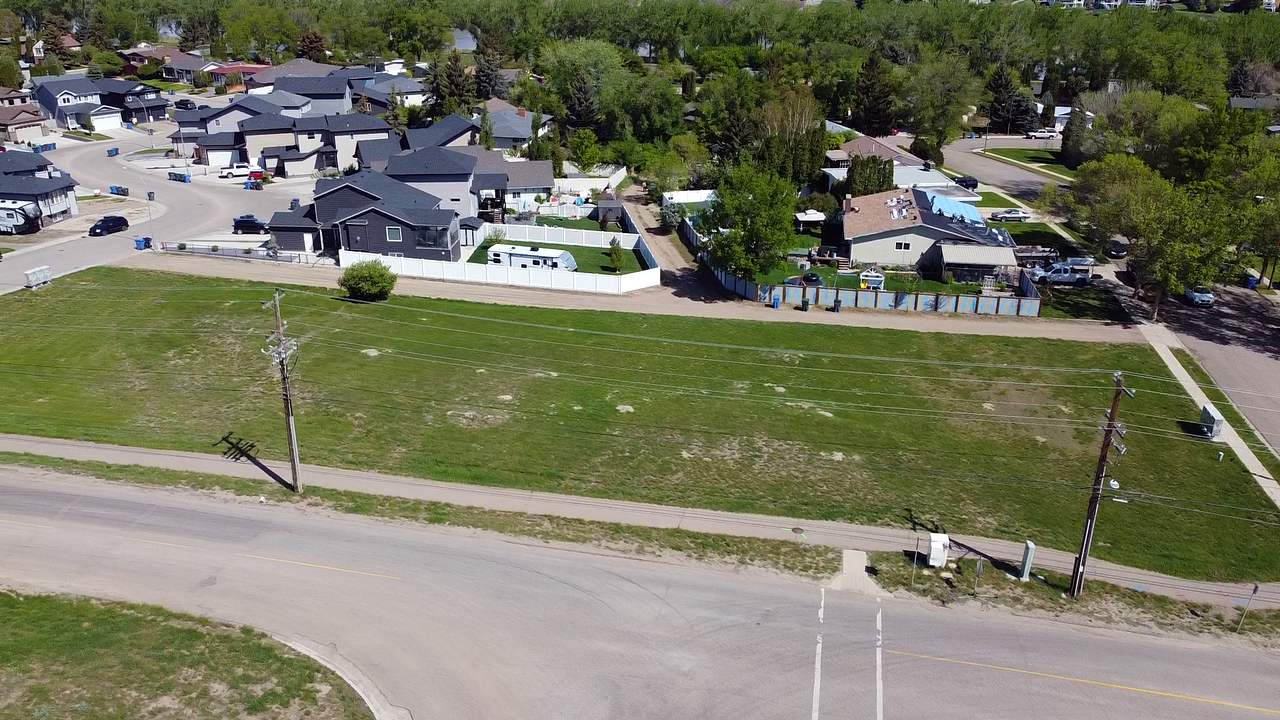 1064 1st Street SW, Medicine Hat, AB