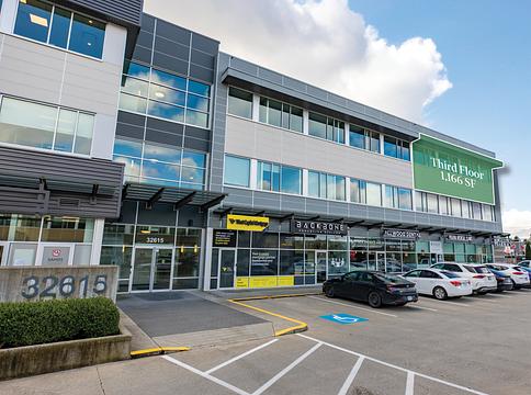 32615 South Fraser Way, Abbotsford, BC