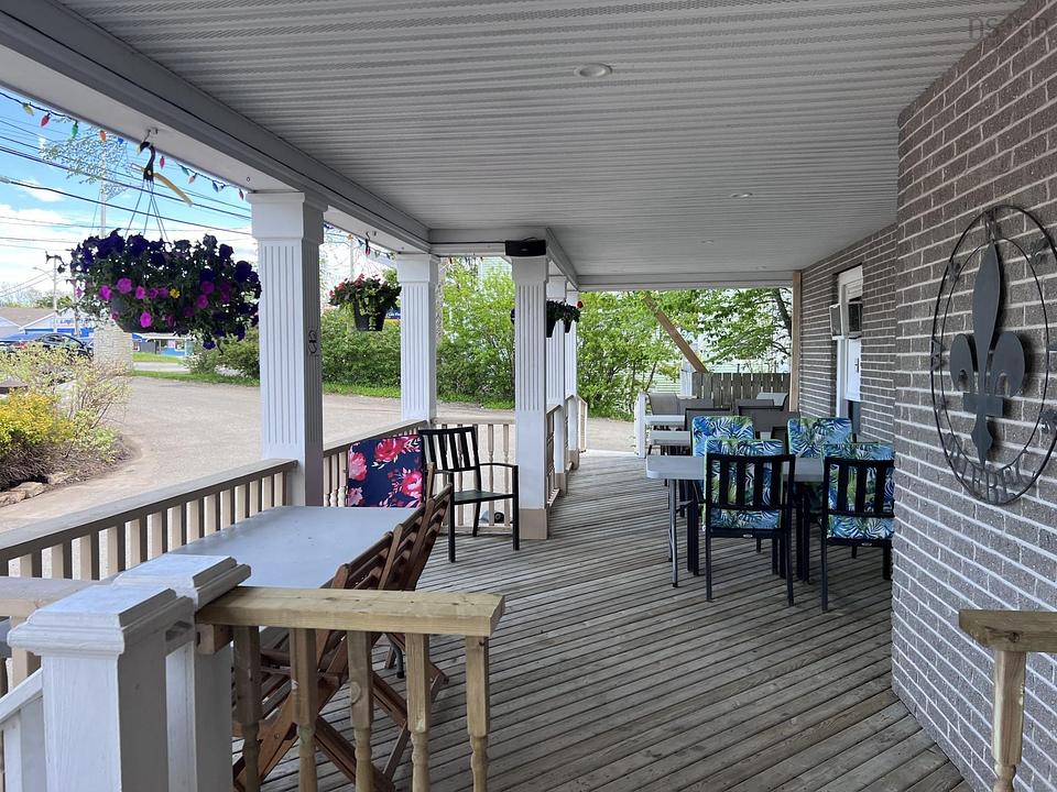 100 Kings Road, Sydney, NS