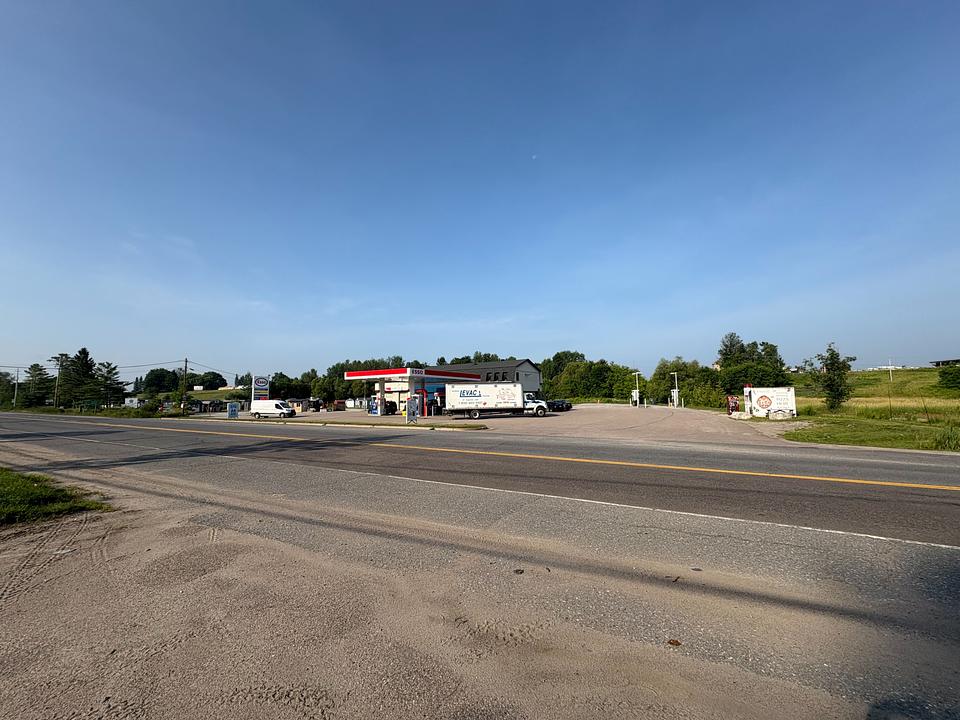 1412 Pembroke Street East, Pembroke, ON
