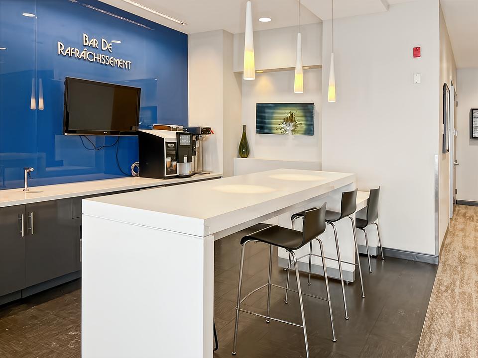 4th Floor - 6500 Route Transcanadienne, Pointe-Claire, QC