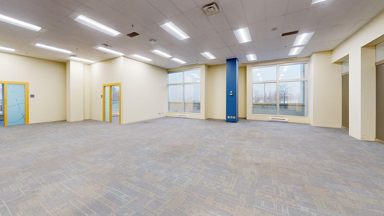 100 - 100 Milverton Drive, Mississauga, ON