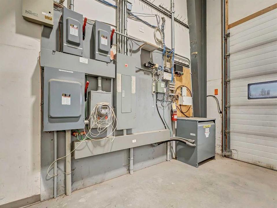 1782 32 Street Southwest, Medicine Hat, AB