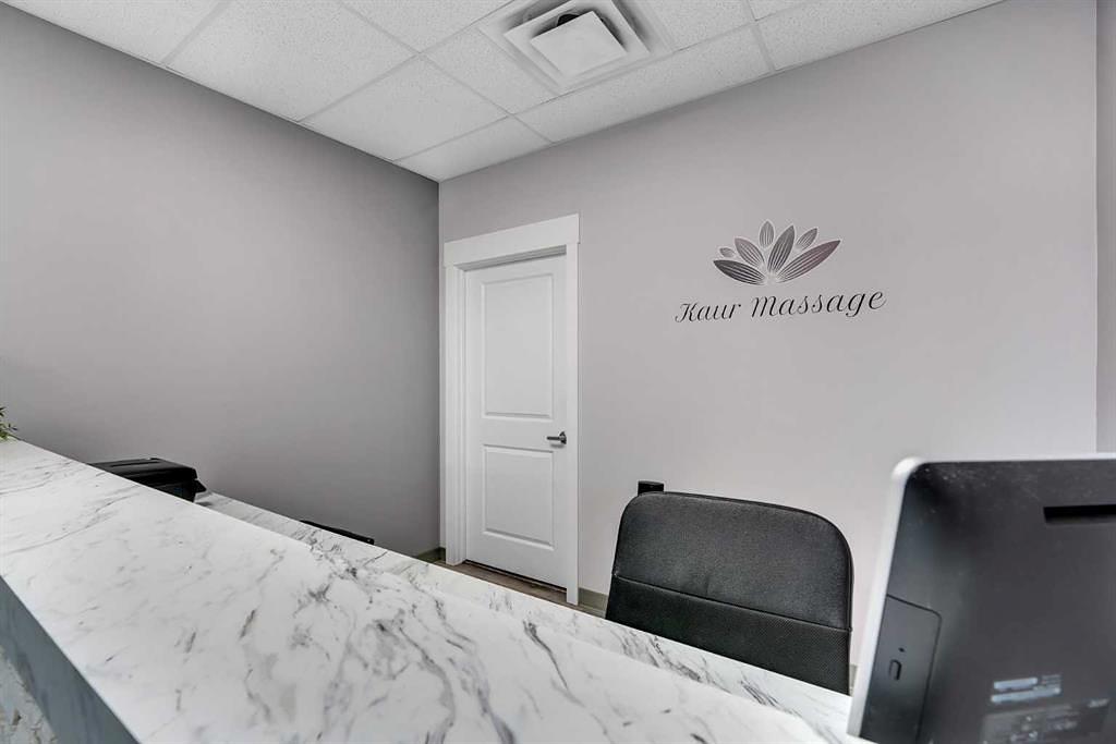 220 - 20 Saddlestone Drive Northeast, Calgary, AB