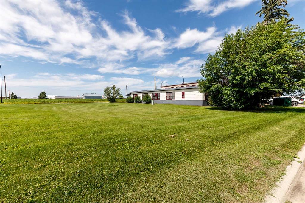2460 36 Avenue, Springbrook, AB
