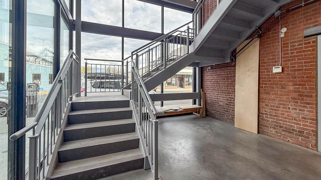 300 - 1264 Ellis Street, Kelowna, BC