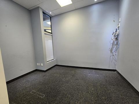 9825 Boulevard de l'Acadie, Montréal, QC