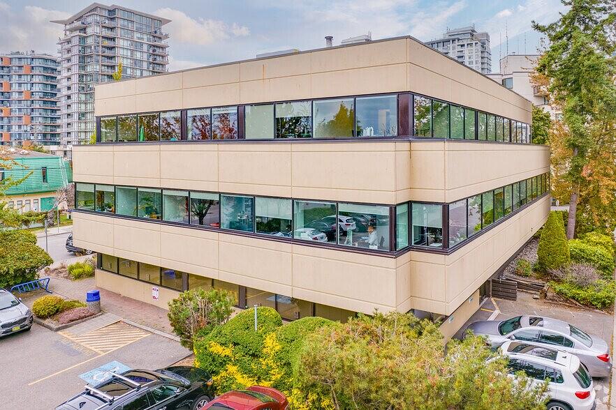 202 - 15261 Russell Avenue, White Rock, BC
