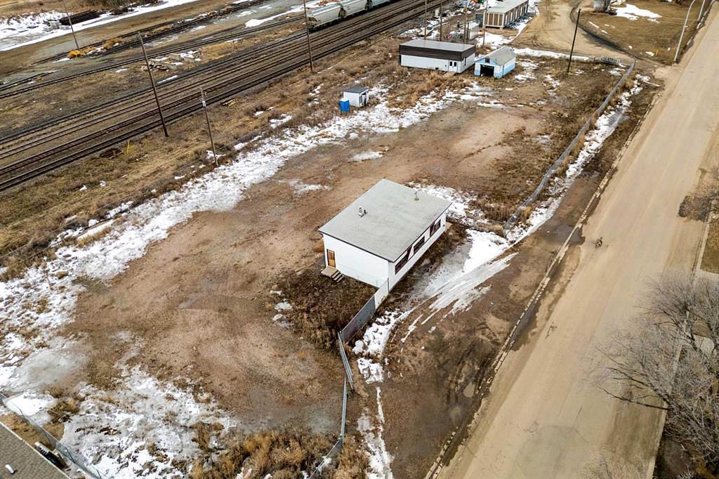 1101 1 Avenue, Wainwright, AB