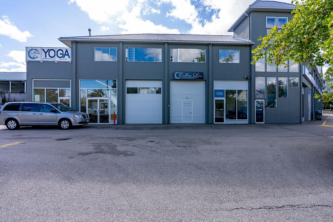 2570 King George Boulevard, Surrey, BC