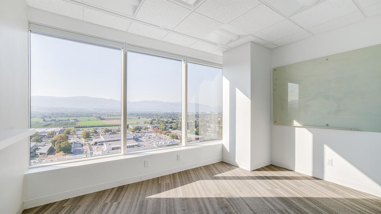 1610 - 1631 Dickson Avenue, Kelowna, BC