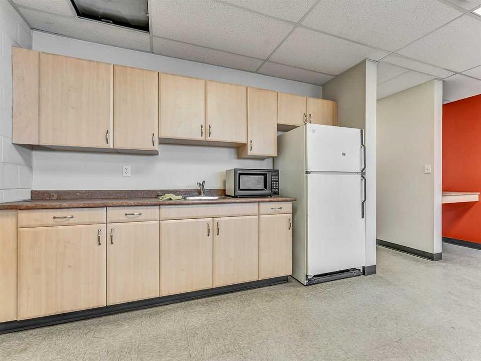 1782 32 Street Southwest, Medicine Hat, AB