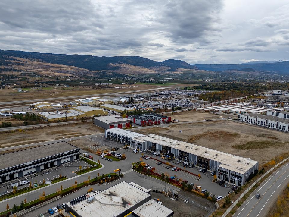 1965 Pier Mac Way, Kelowna, BC