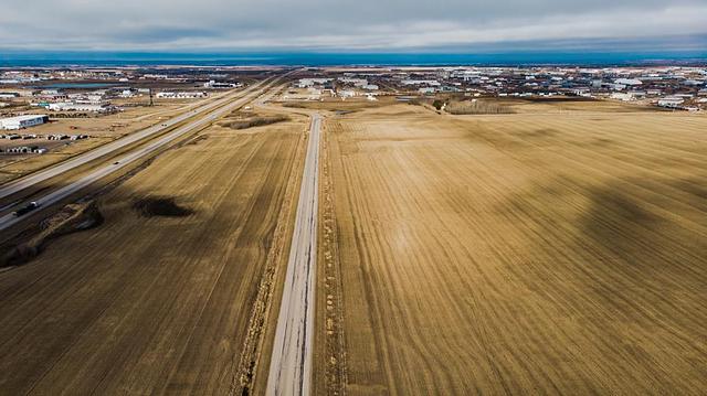 9300 69 Avenue, Clairmont, AB