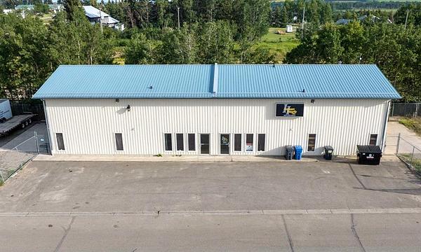 4911 50 Avenue, Eckville, AB