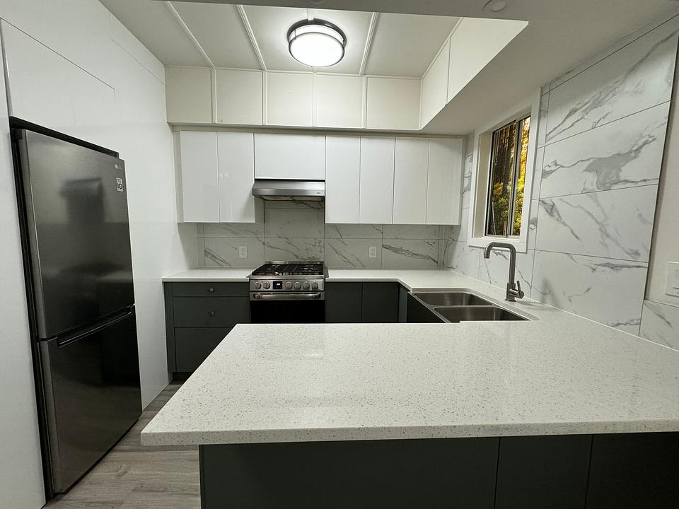 3357 West 4th Avenue, Vancouver, BC