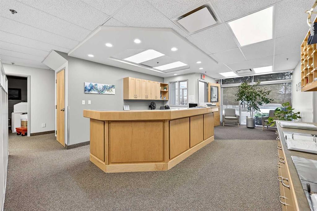 140 - 5700 1 Street Southwest, Calgary, AB