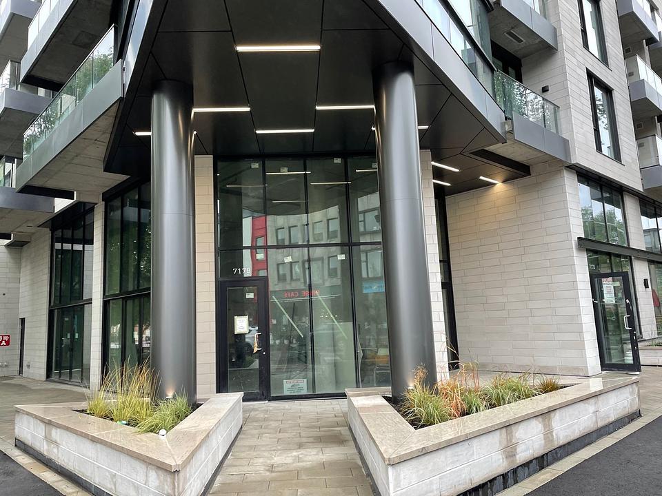 7179-7181 Boulevard Saint-Laurent, Montréal, QC