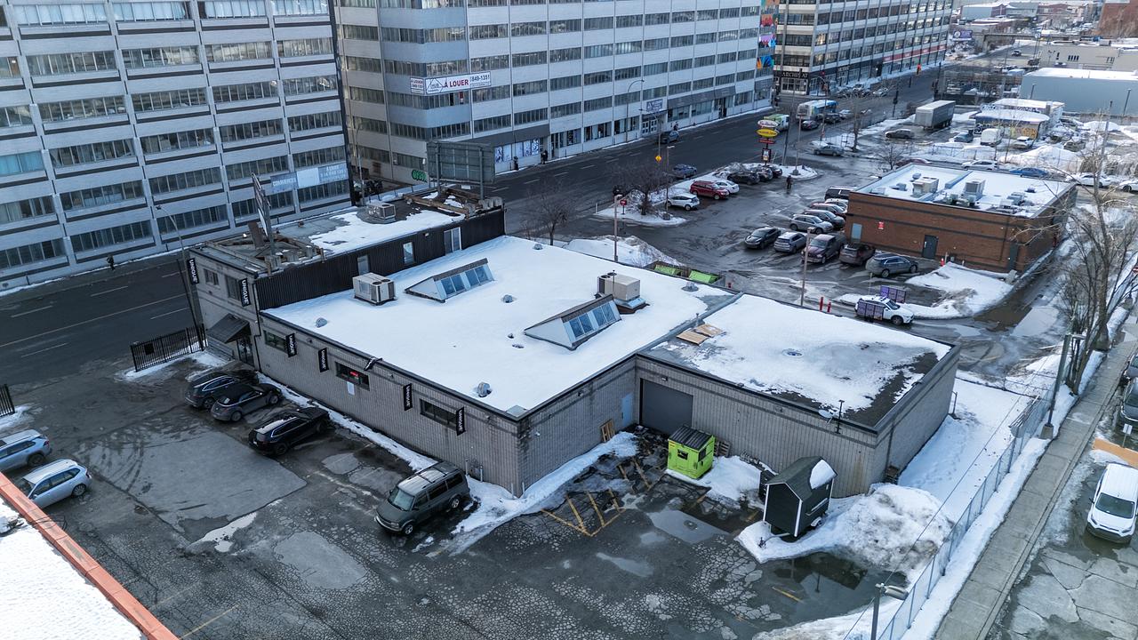 9455 Boulevard Saint-Laurent, Montréal, QC