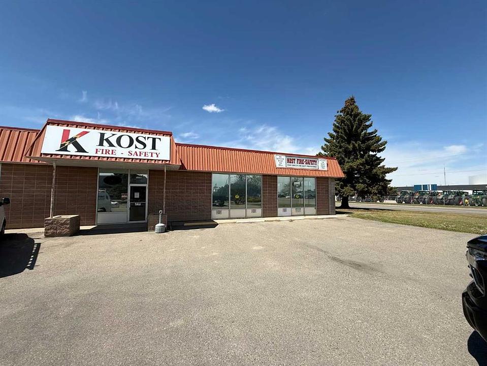 A - 1710 31 Street North, Lethbridge, AB