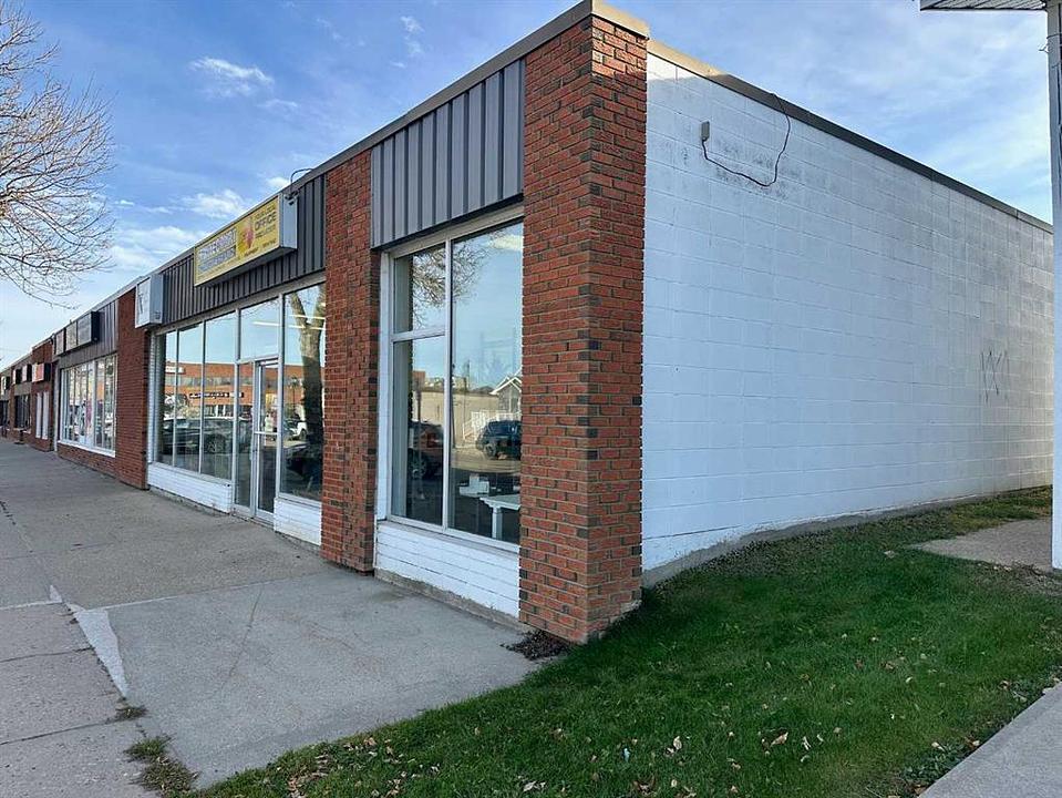 4915 51 Avenue, Whitecourt, AB