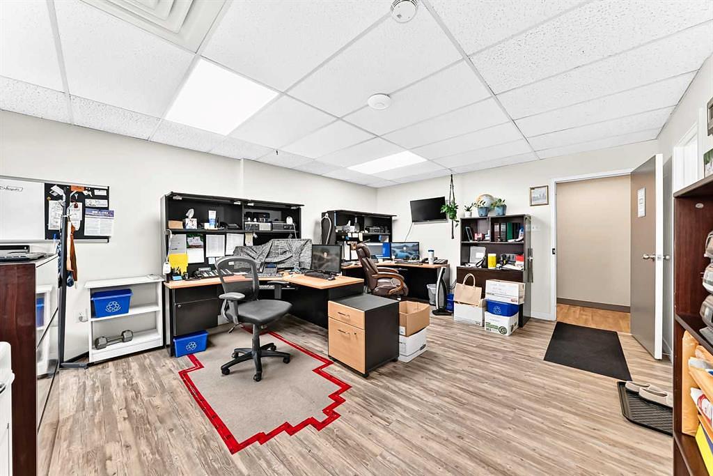 4722 1 Street Southwest, Calgary, AB