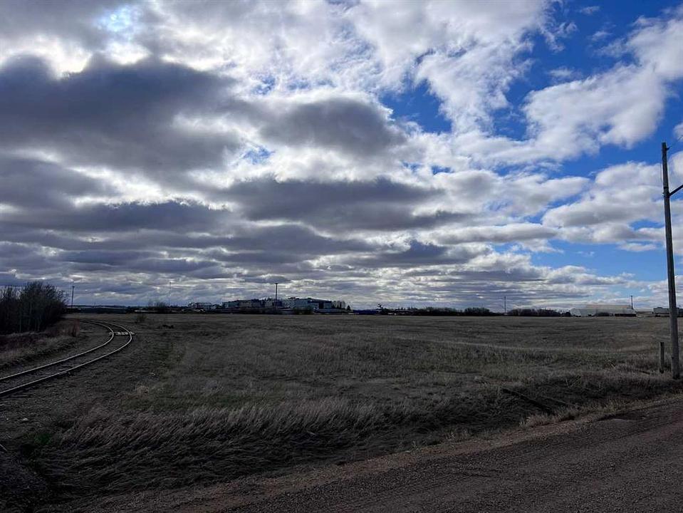 39 Street, Camrose, AB