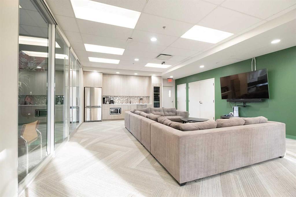 400 - 2207 4 Street Southwest, Calgary, AB