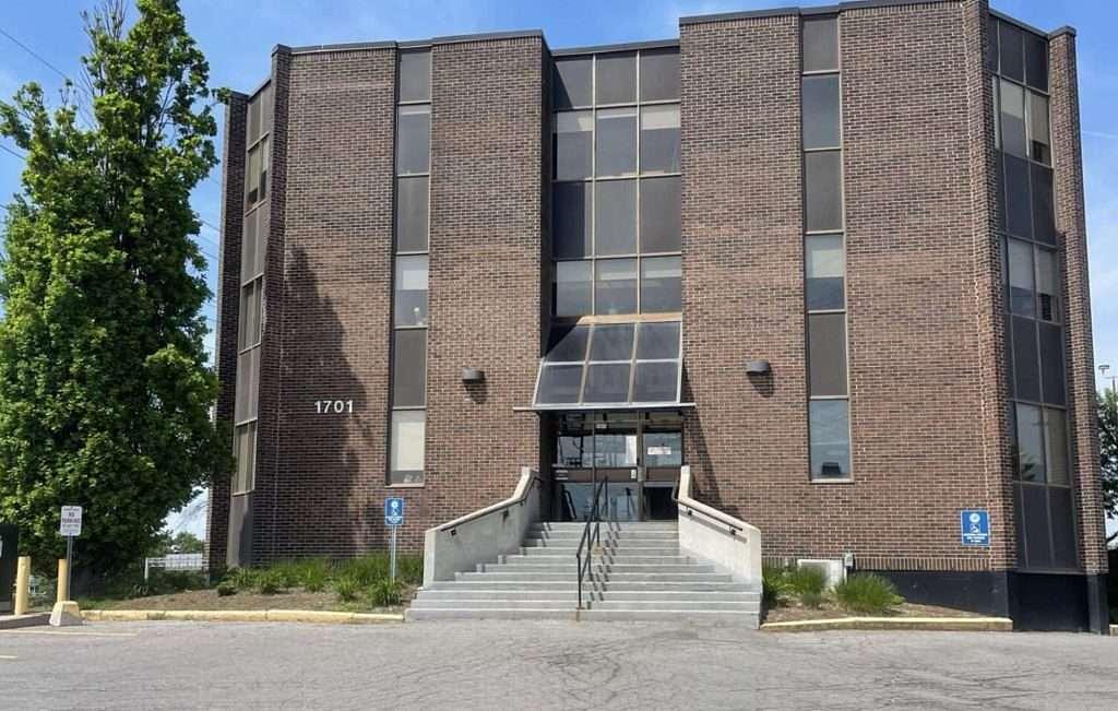 LL22 - 1701 Woodward Dr, Ottawa, ON