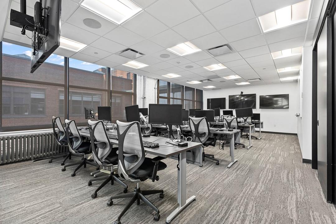 8.300 - 2500-1751 Rue Richardson, Montreal, QC
