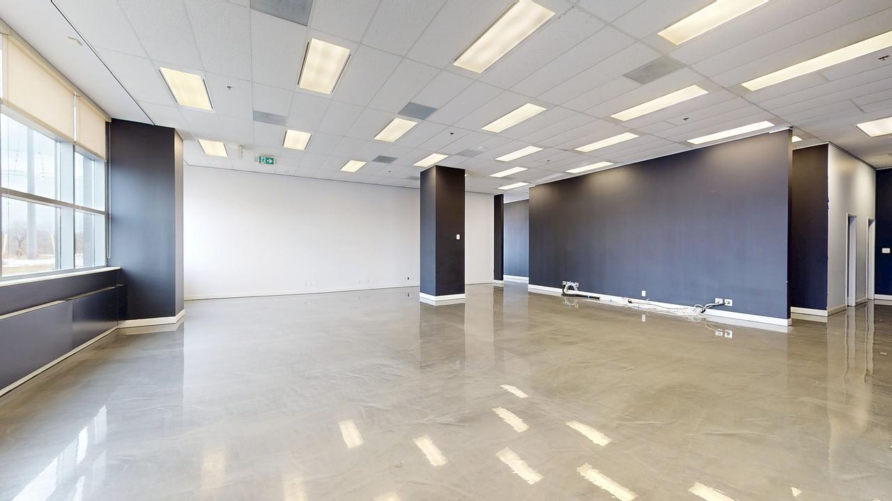100 - 2680 Skymark Avenue, Mississauga, ON