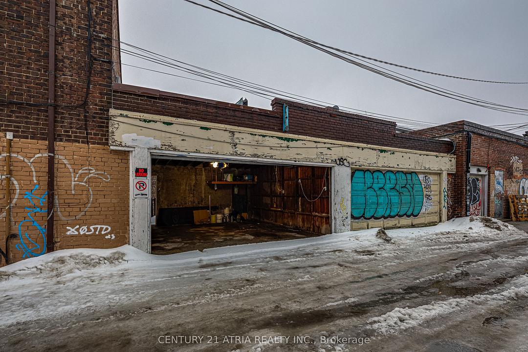 1564 Danforth Avenue, Toronto, ON