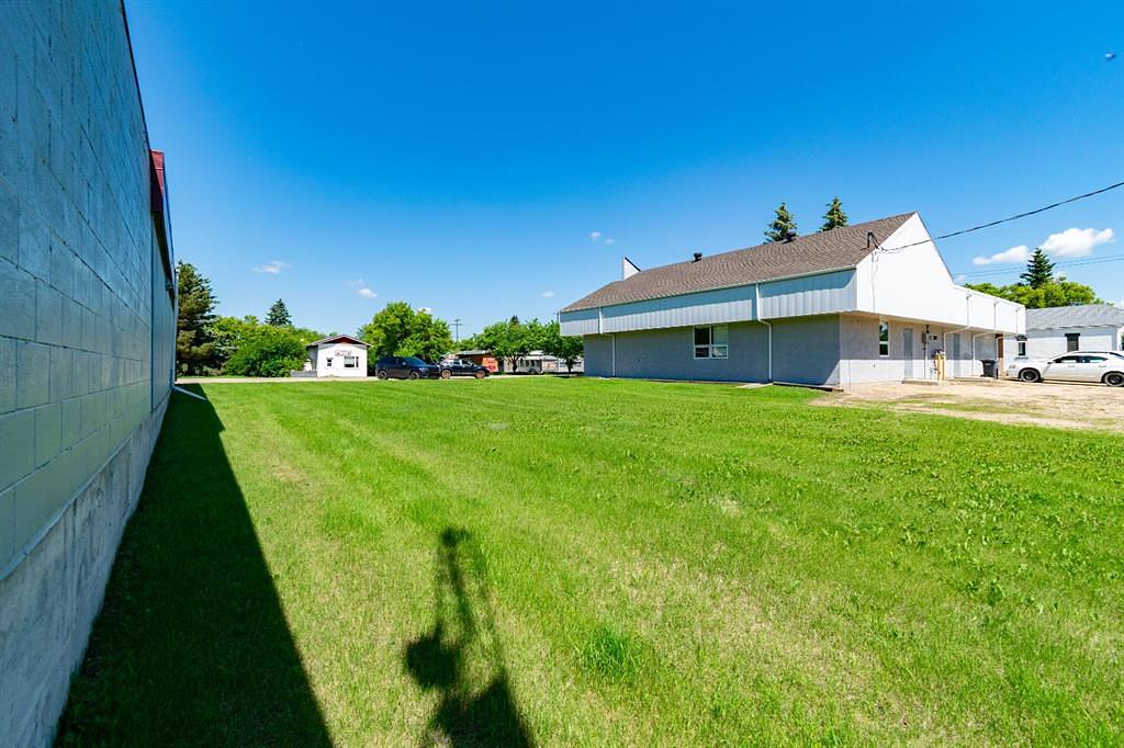 4851 Main Street, Alix, AB
