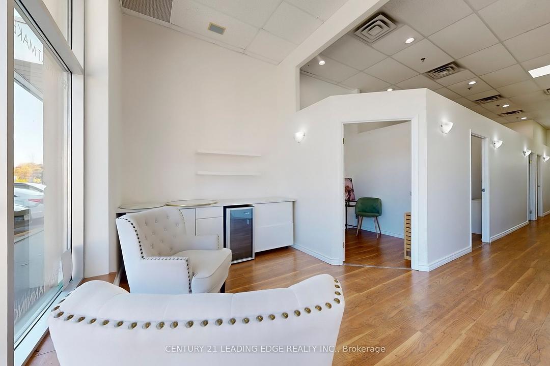 5 - 17080 Bathurst Street, Newmarket, ON