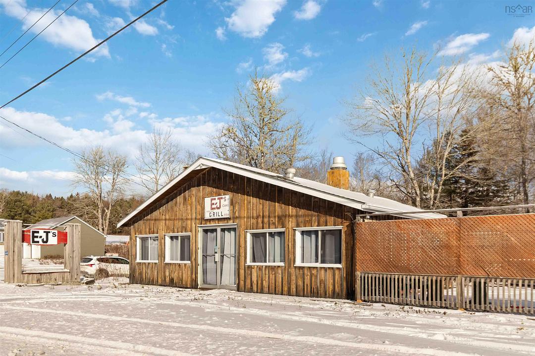 644 + 638 Highway 8, Maitland Bridge, NS
